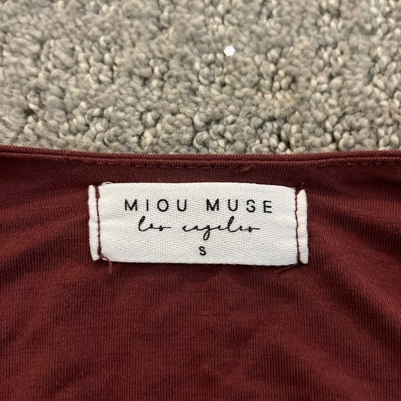Women’s small burgundy cropped long sleeve - Picture 2 of 3